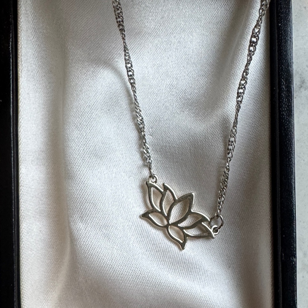 Elegant Liz Claiborne Silver Lotus Pendant Necklace